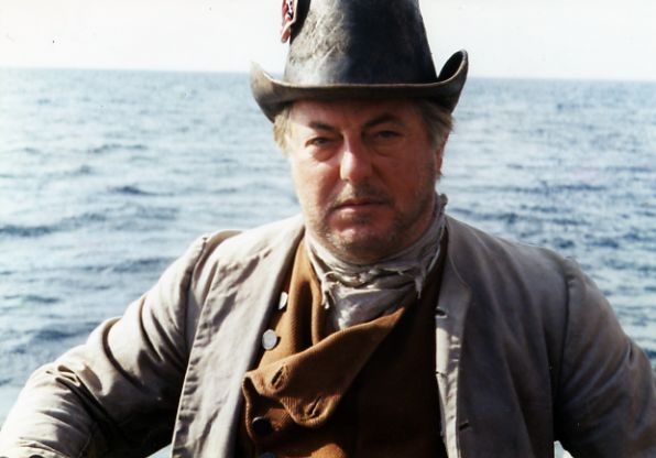 La facilidad para comunicarse en inglés ha permitido a Grass trabajar en series británicas como "Hornblower", donde encarnó al capitán Forget